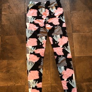 Agnes and Dora leggings